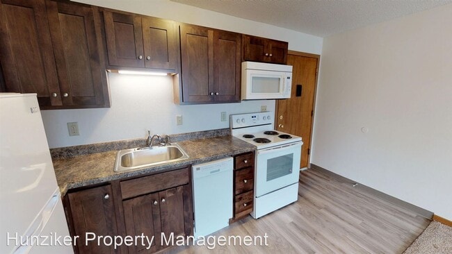 Building Photo - 1 br, 1 bath Apartment - 119 N. Hyland 119...