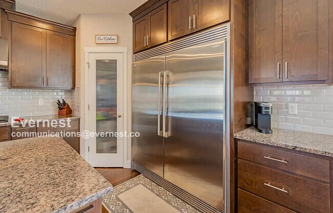 Building Photo - 5 Bed, 4 Bath / Section 8 Accepted / Available now!