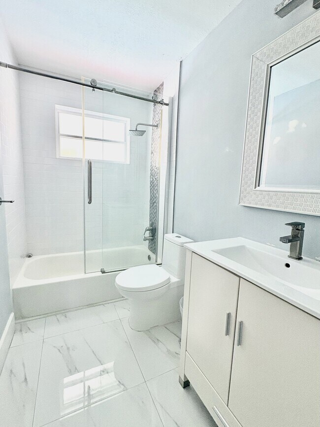 Foto del edificio - 5770 NE 18th Ave