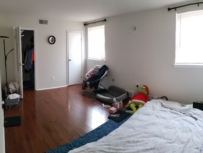 Building Photo - 9783 Hilspach St