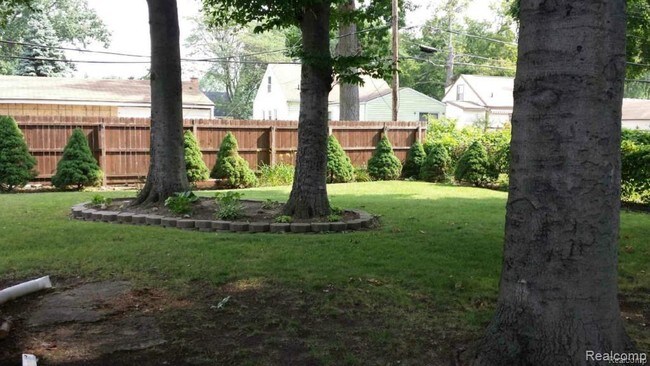 Foto del edificio - 32380 Maplewood St