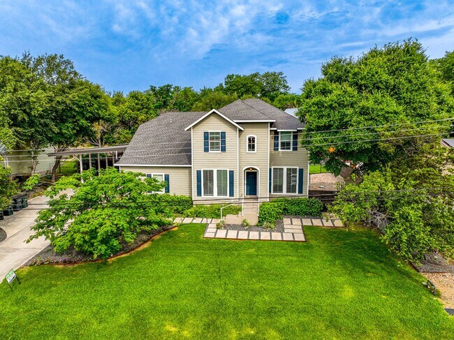 Foto del edificio - Discover Your Ideal Oasis: Elegance, Comfort, and Outdoor Bliss Await in this Dream Home!