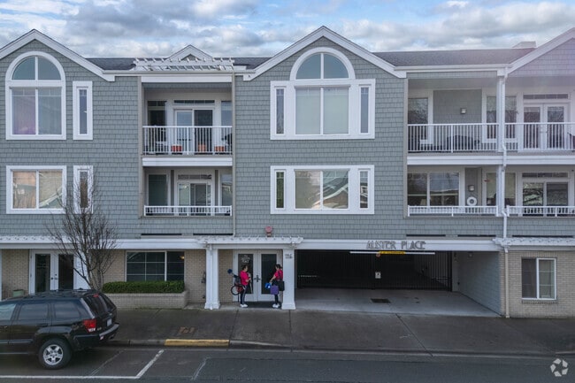 Exterior - 126 3rd Ave N