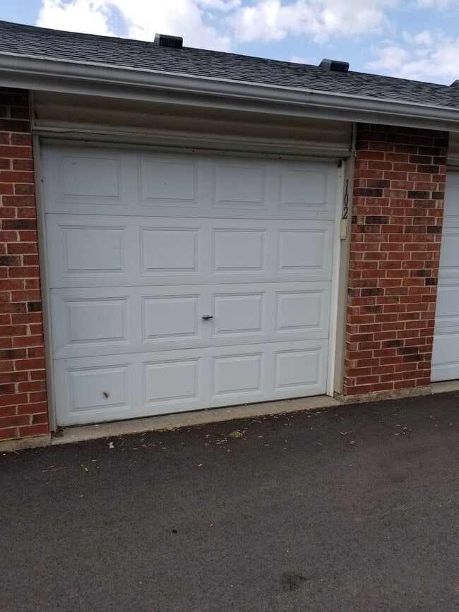 Building Photo - 1345 Cunat Ct