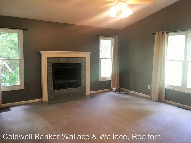 Building Photo - 3 br, 2 bath House - 303 W. Copeland Drive
