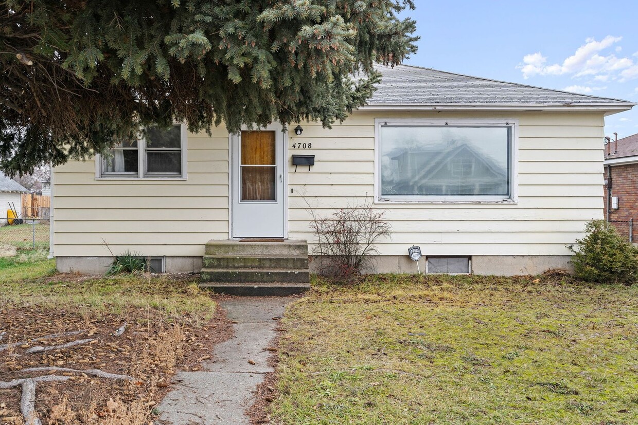 Primary Photo - Charming Updated Single-Family Home Near N...