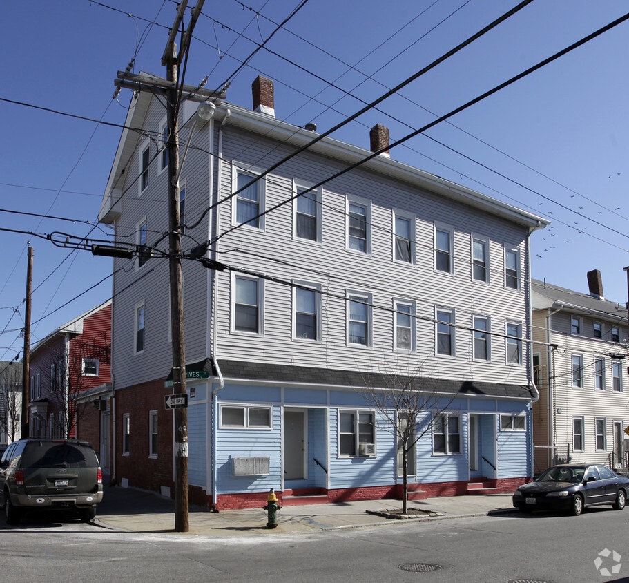 Building Photo - 99 Ives St