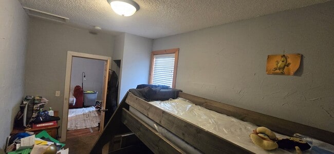 Building Photo - 808 2nd St