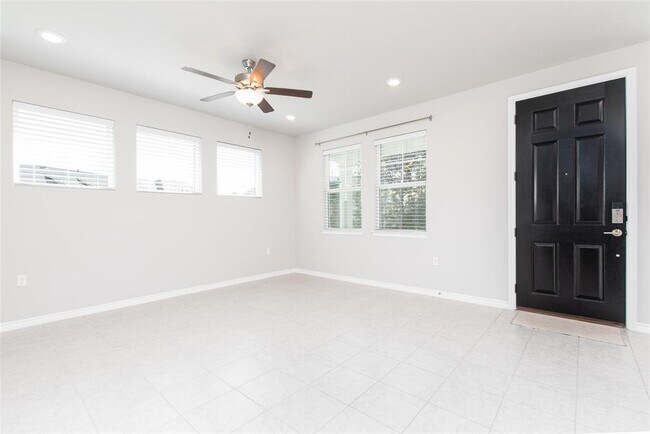 Building Photo - 121 Lafitte Dr