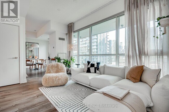 Photo du bâtiment - 199 Richmond St W