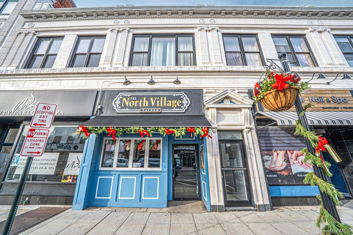 Primary Photo - 42 N Village Ave