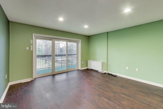 Foto del edificio - 7420 Lakeview Dr