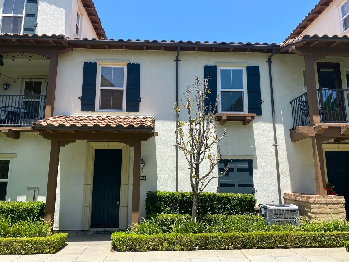 Primary Photo - Colony Park - 3 Bedroom Home!