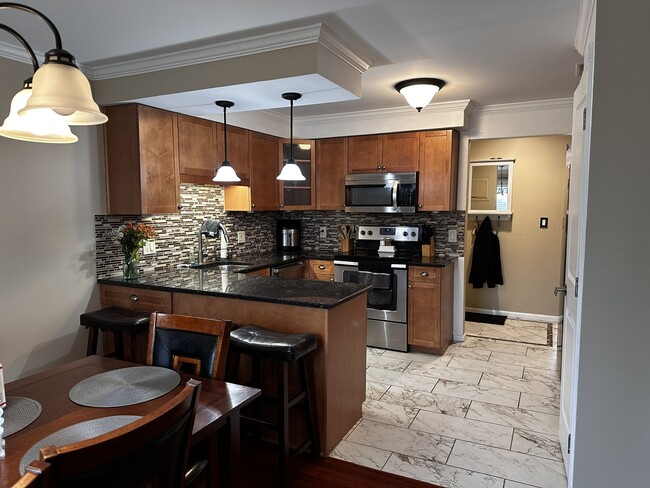 Building Photo - 39D Beehunter Ct