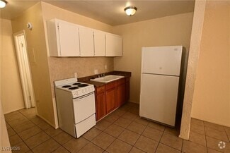 Building Photo - 3021 E Carey Ave