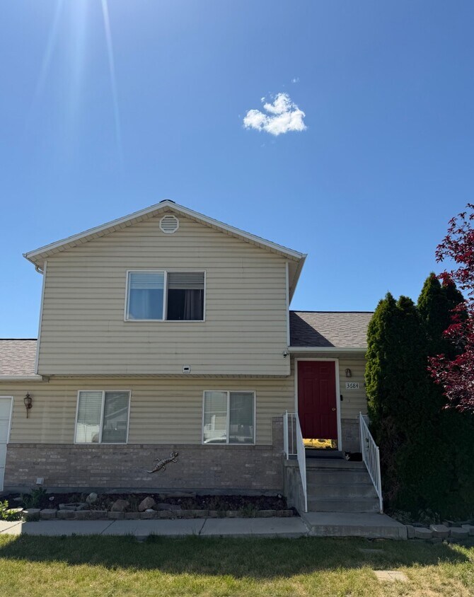 Foto del edificio - 3684 Queenspointe Ln