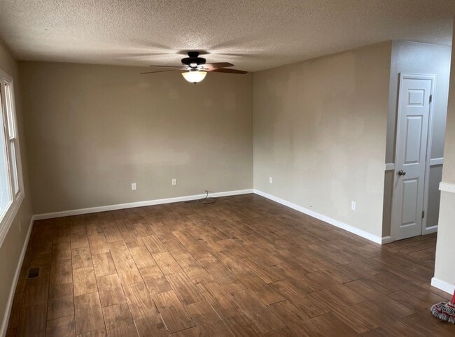 Photo - 612 E Las Animas St Apartment