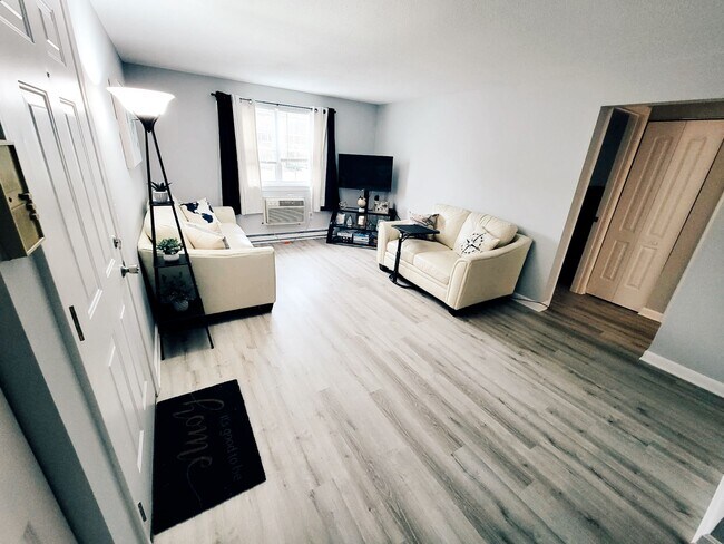 Photo - 2 Maple Crest Cir Apartment