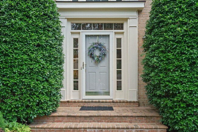 Building Photo - 11101 Willowbrook Dr