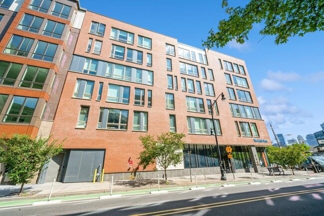 Building Photo - 380 Newark Ave