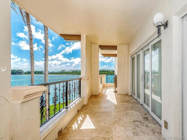 Foto del edificio - 2233 Fisher Island Dr