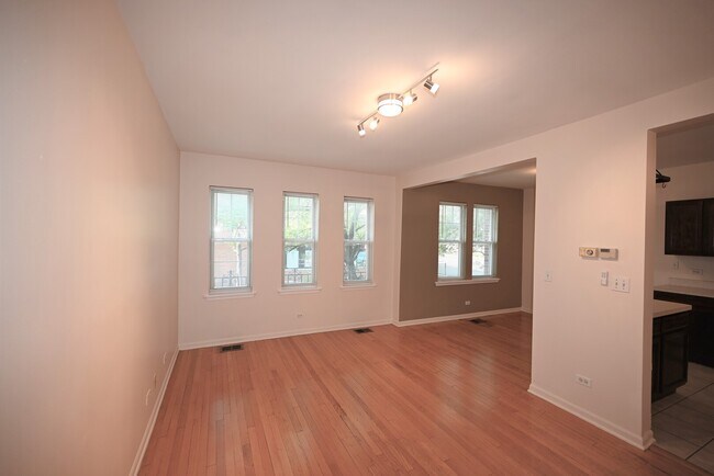 Foto del edificio - 5400 N Campbell Ave