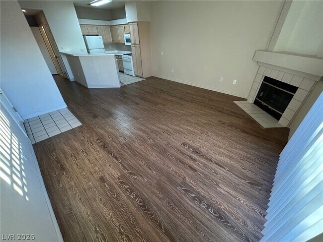 Foto del edificio - 5415 W Harmon Ave