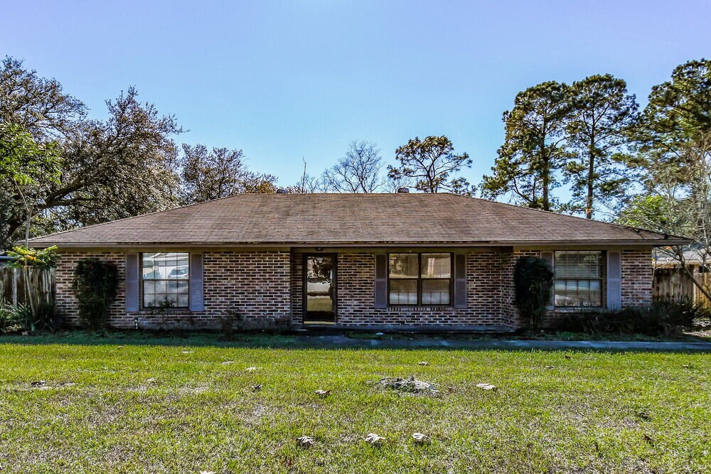 Primary Photo - 2553 Sandlewood Cir
