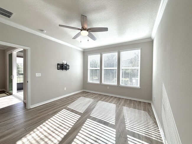 Building Photo - 106 Yellow Iris Ct