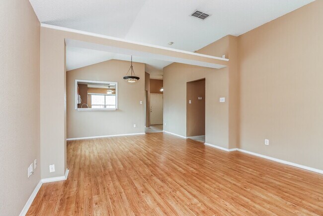 Building Photo - 2525 Concina Way