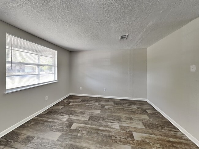 Building Photo - 7627 Mc Cowan Dr