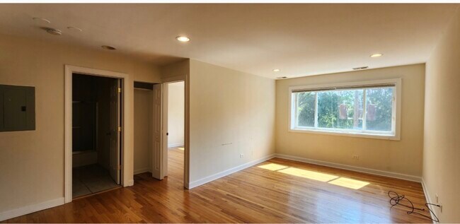 Foto del edificio - 5953 N Kenmore Ave