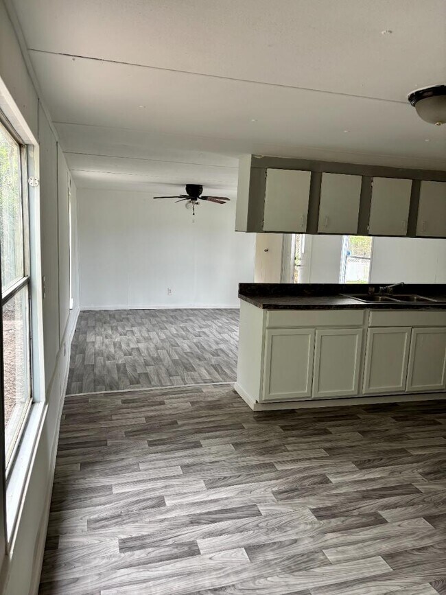 Foto del edificio - 12300 Phillips Ln