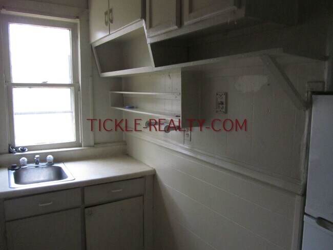 Foto del edificio - Tickle Realty, LLC