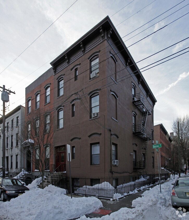 Primary Photo - 289 Barrow St
