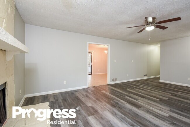 Building Photo - 3504 Sandra Dr