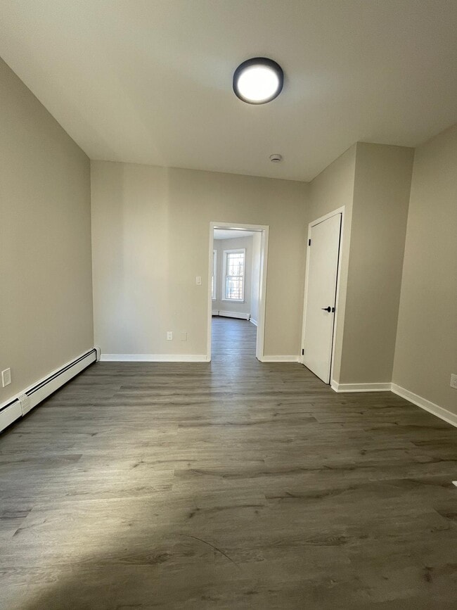 137 Wilkinson Ave 3R - 128 Wilkinson Ave