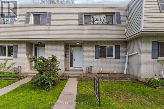 Building Photo - 155 Boullee St