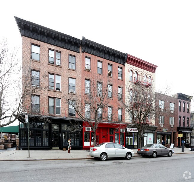 Foto del edificio - 449-451 Court St