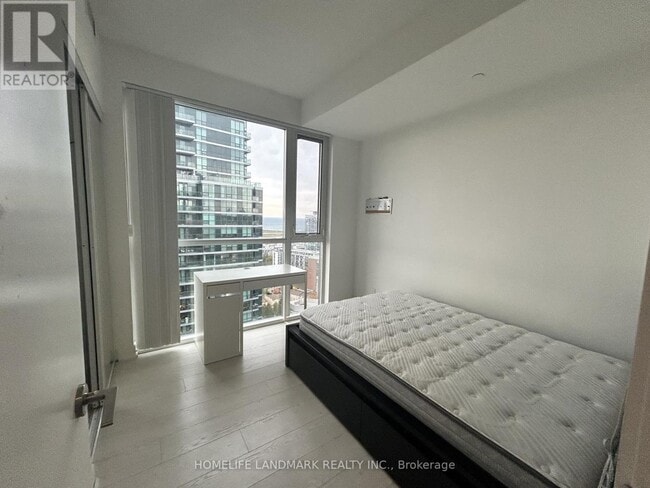 Building Photo - 20 Bruyeres Mews