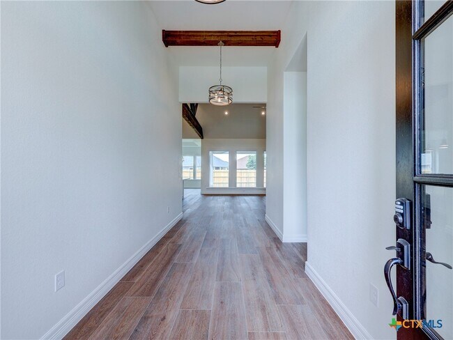 Building Photo - 505 Magan Ln