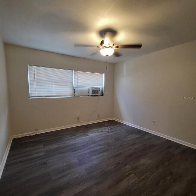 Foto del edificio - 223 N Mars Ave