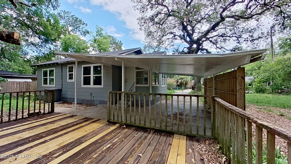Foto principal - 257 E 47th St