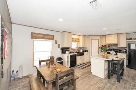 Building Photo - 70 Gallinas Crk Rd