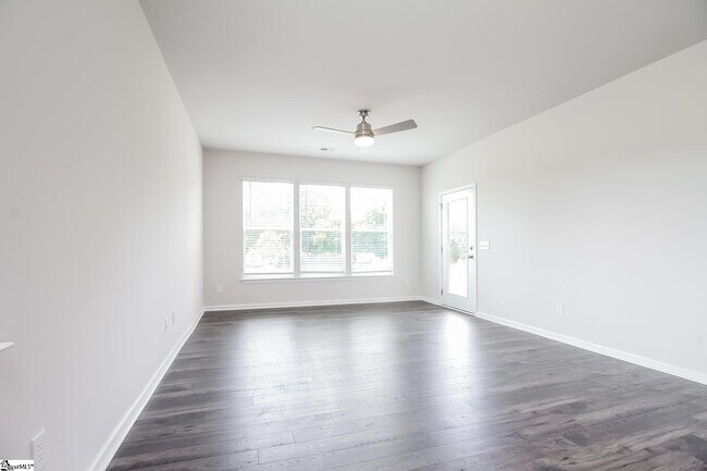 Building Photo - 450 Yoshino Cherry Dr