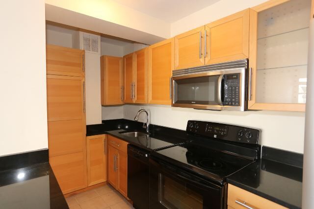 Foto del edificio - 4180 N Marine Dr