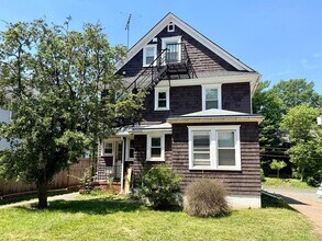 Building Photo - 35 Linden Ln