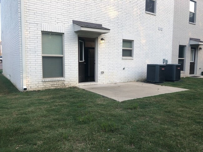 Foto del edificio - 4BR/4.5 Bath For Rent