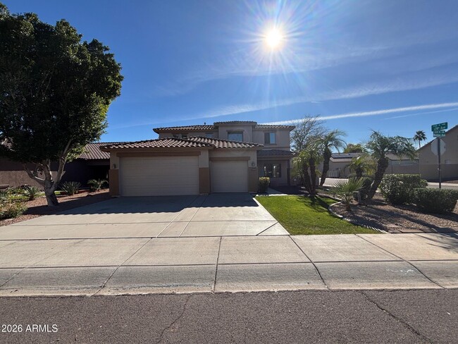 Building Photo - 12849 W Weldon Ave