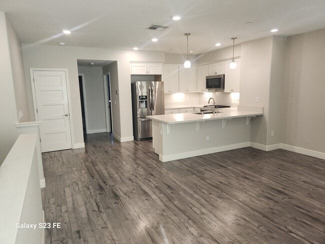 Building Photo - 1573 De Rome Dr